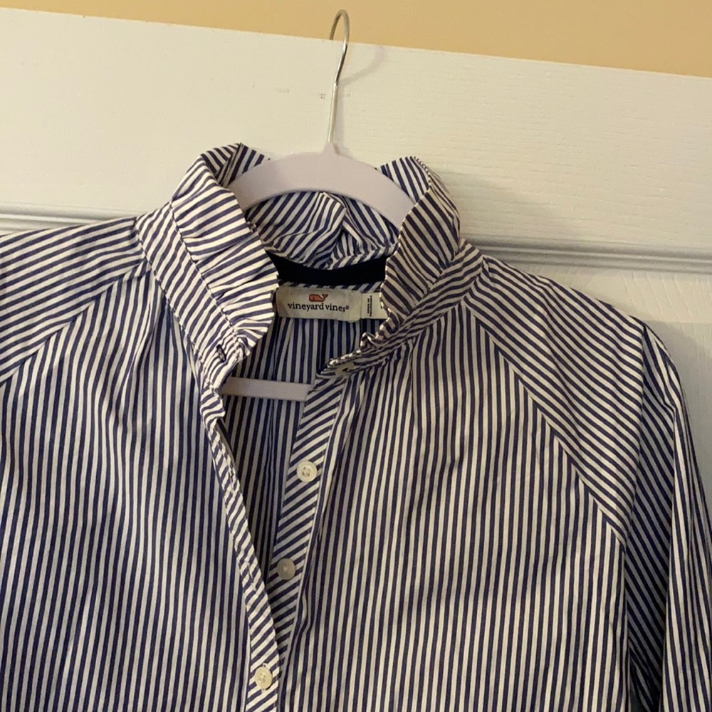 Vineyard Vines top
